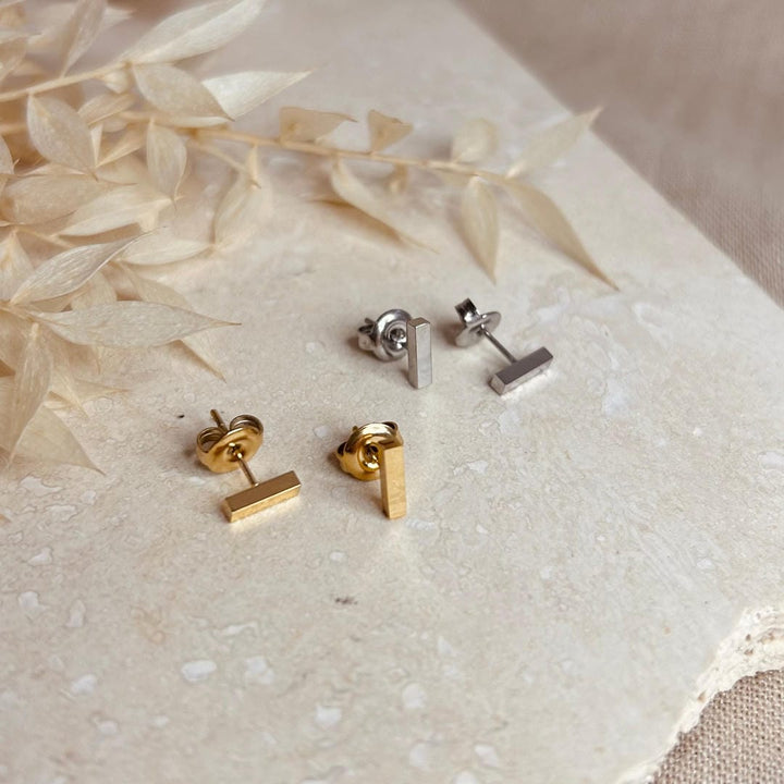 Everyday Minimal Bar Studs