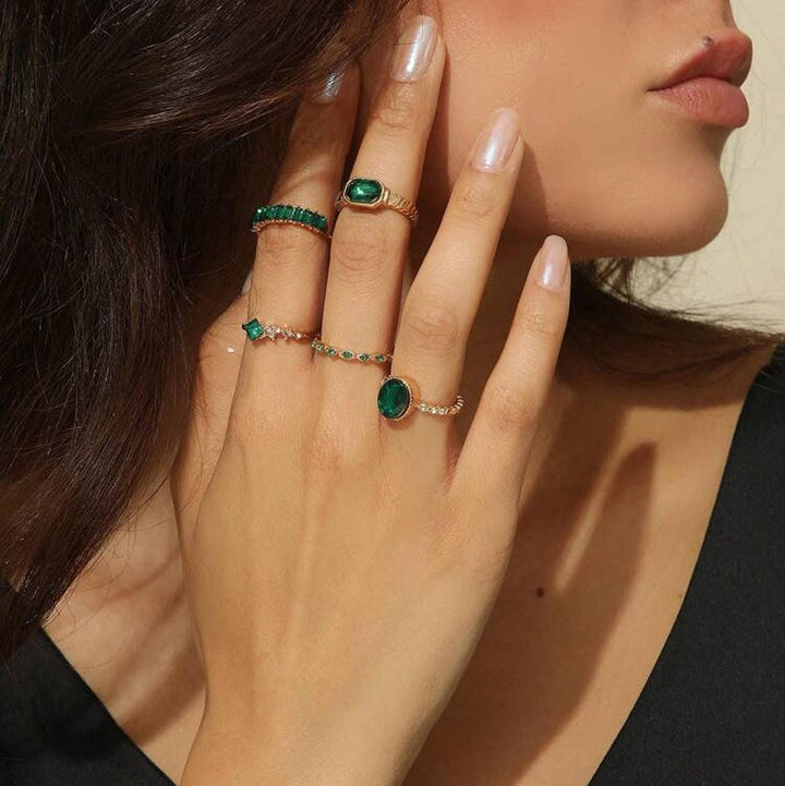 Zarina Exquisite Emerald Gold Ring Set