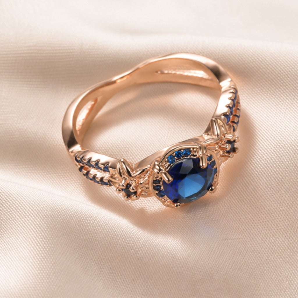 Vintage Round Sapphire Gold Ring
