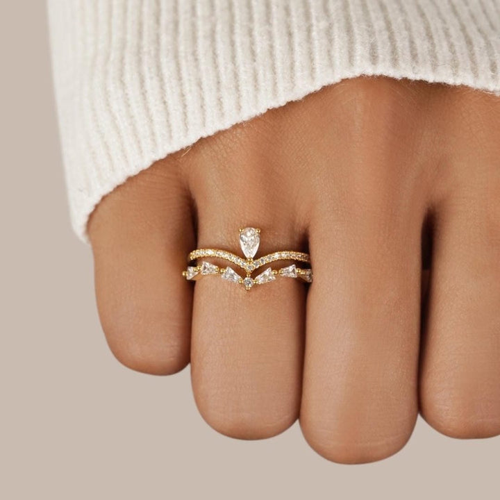Modern Chic Aura Ring