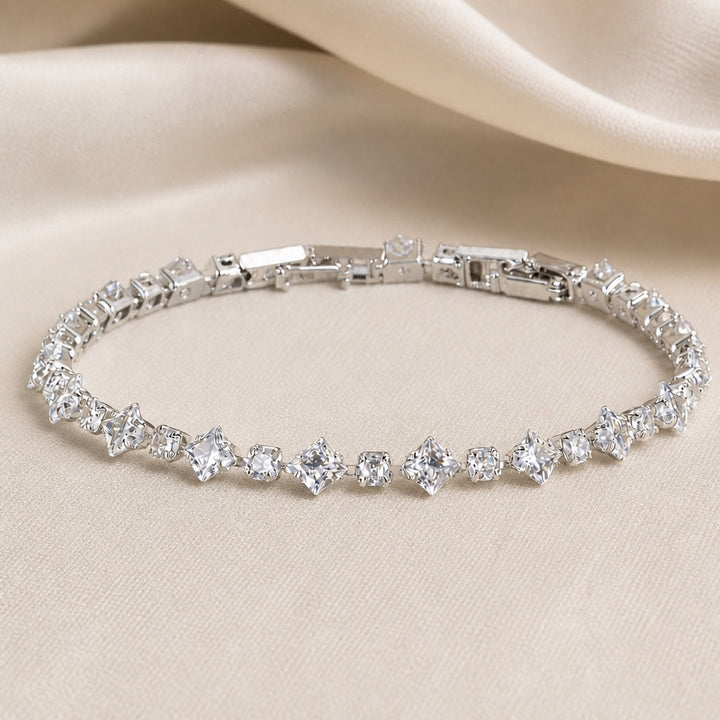 Elegant Geometric Zirconia Bracelet