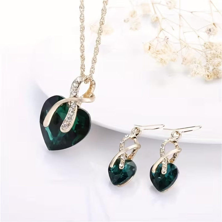 Emerald Heart Infinity Jewelry Set