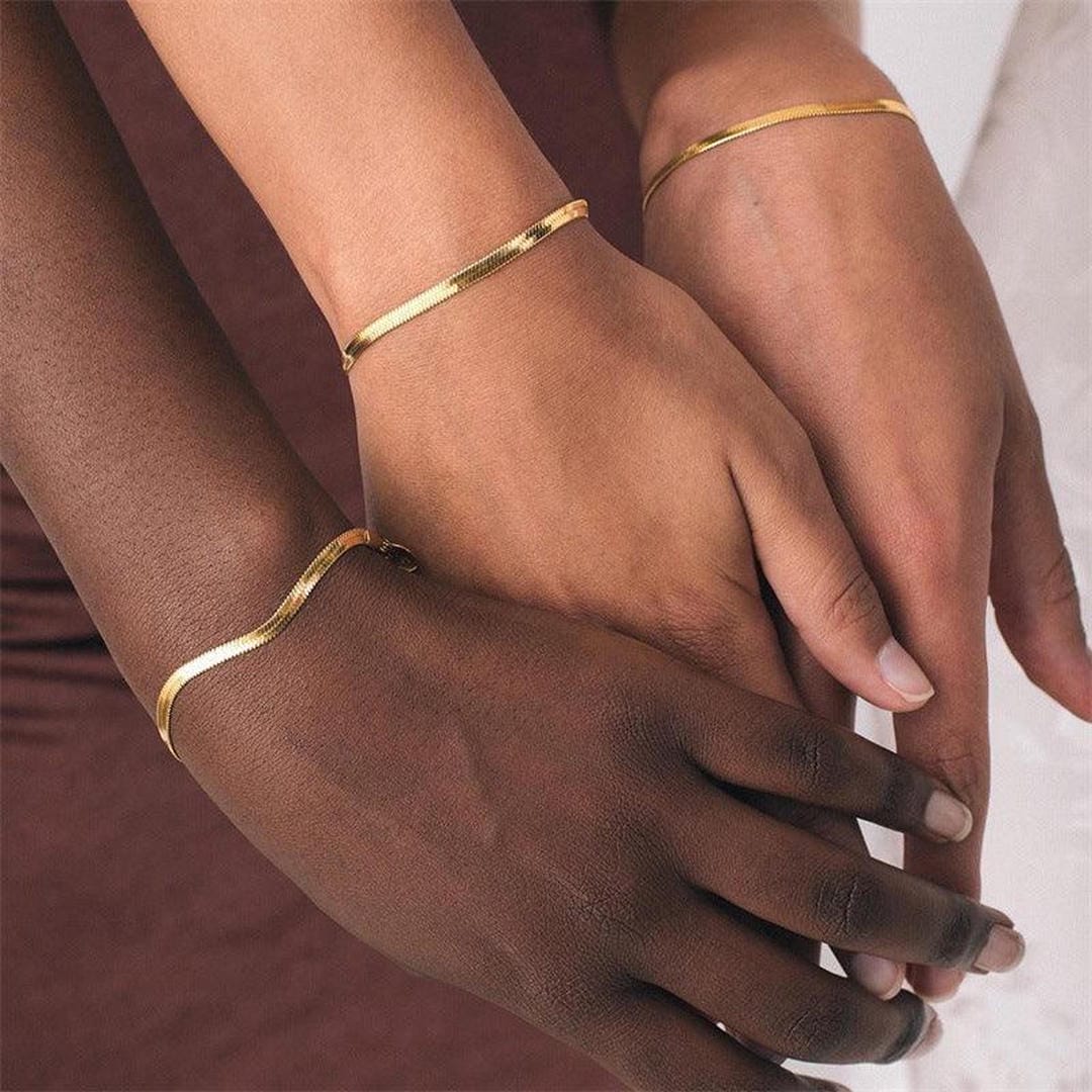 Lustrous Vida Herringbone Wristpiece