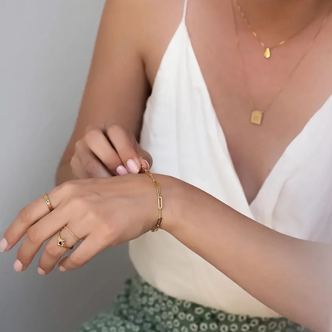 Elegant Gold Paperclip Bracelet