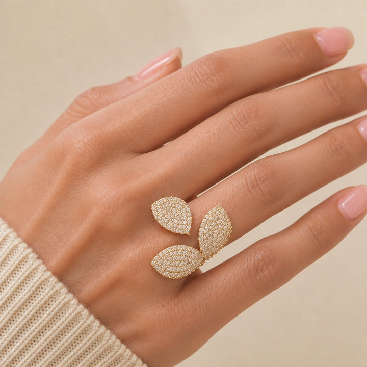 Luxe Clover Zirconia Ring