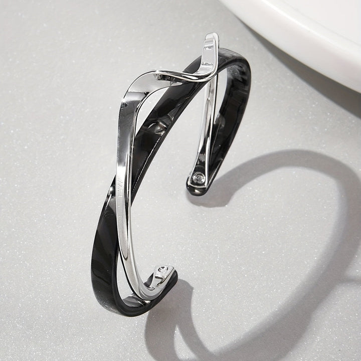 Minimalist Wave Shape Cuff Bracelet