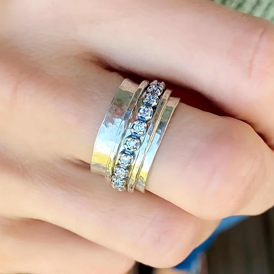 Vintage Round Sparkling Zirconia Inlaid Ring