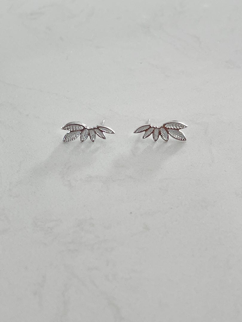 Vera Gorgeous Leaves Stud Earrings