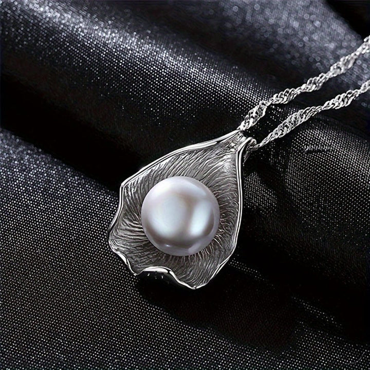 Seashell Pearl Pendant Necklace