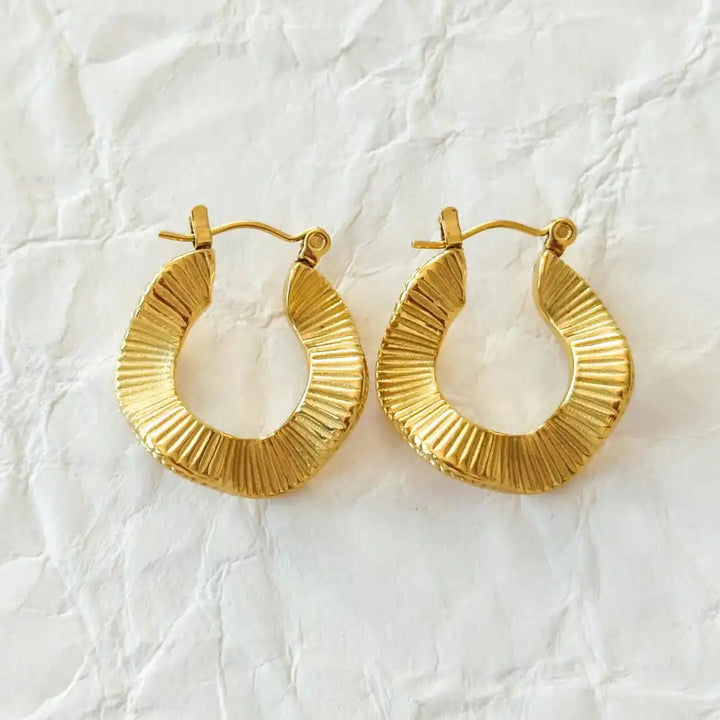 Everyday Gold Wavy Hoops