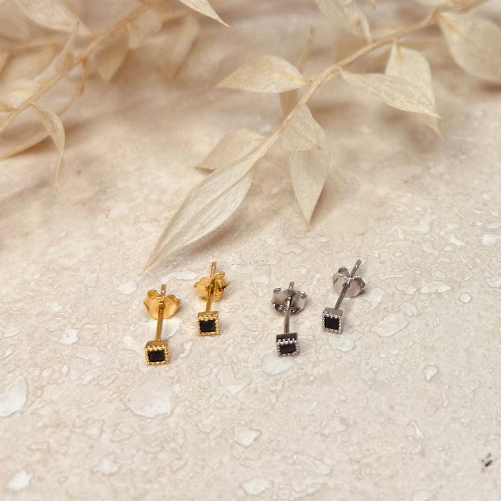 Minimal Noir Studs Earrings