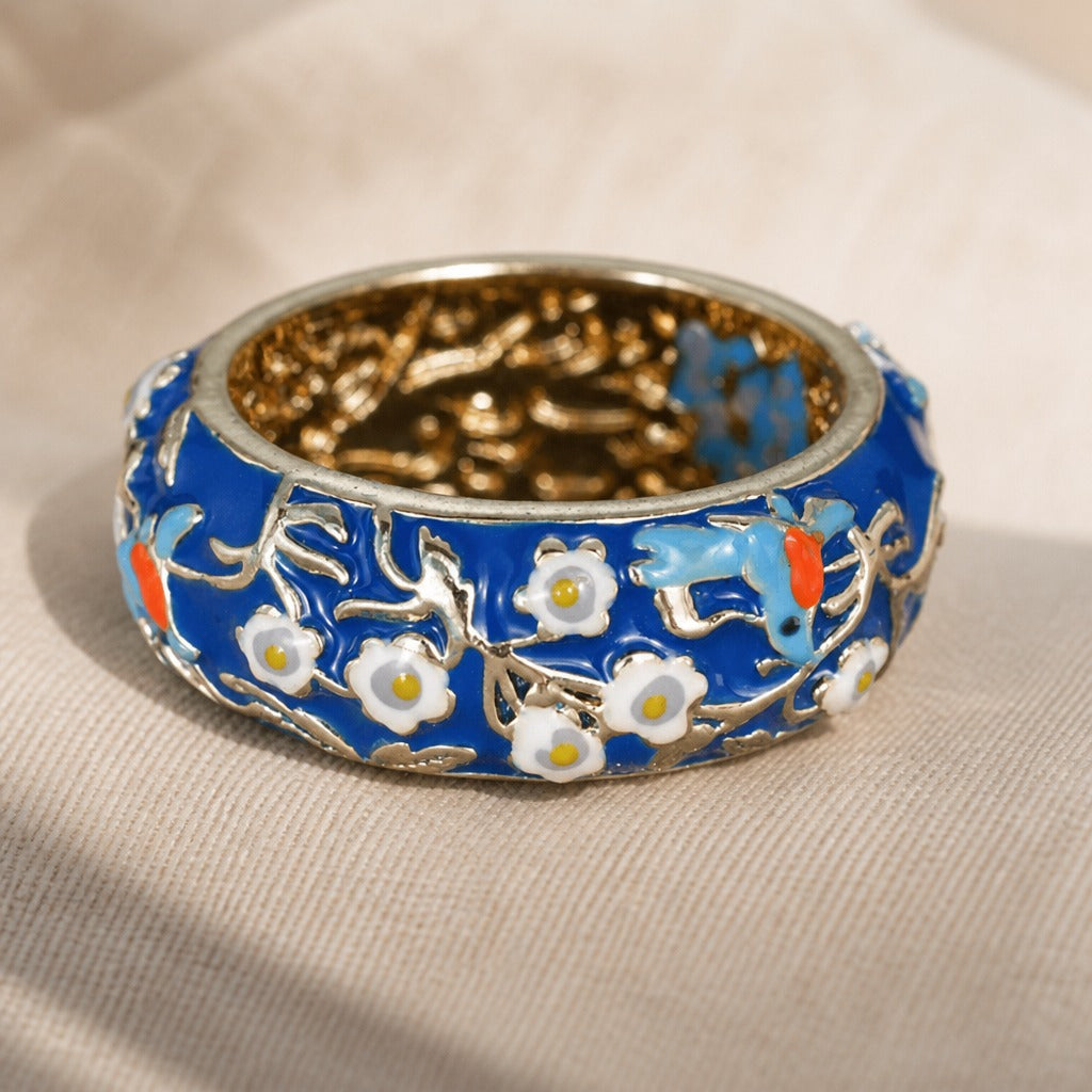 Exquisite Flowers and Birds Engraved Ring