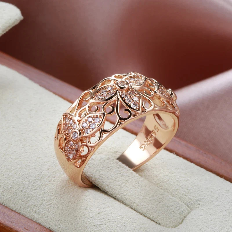 Lavish Zirconia Floral Ring