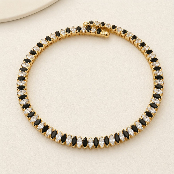 Chic Interlocking Chain Necklace