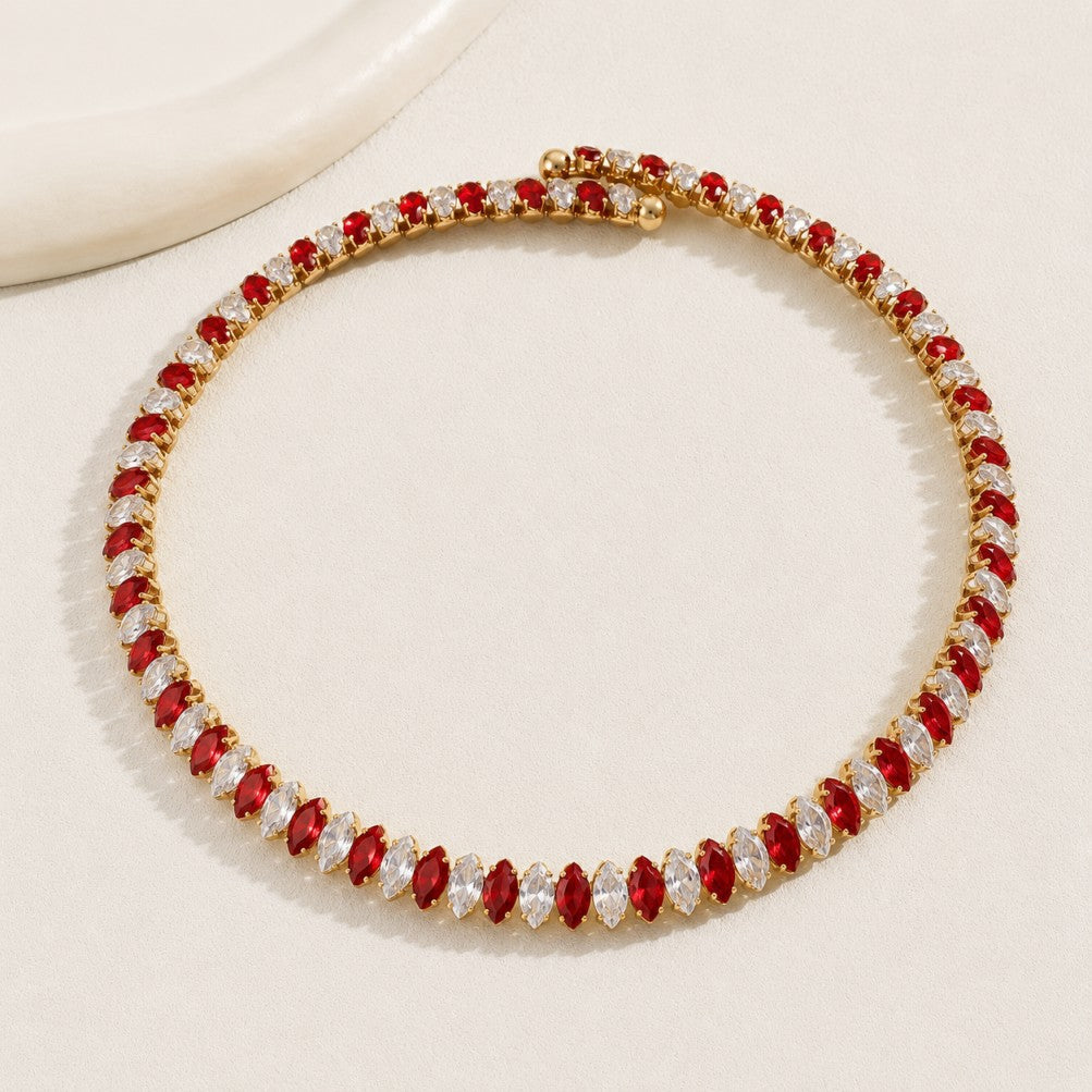 Chic Interlocking Chain Necklace