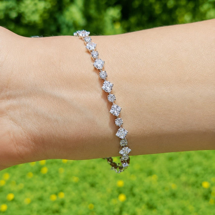 Elegant Geometric Zirconia Bracelet
