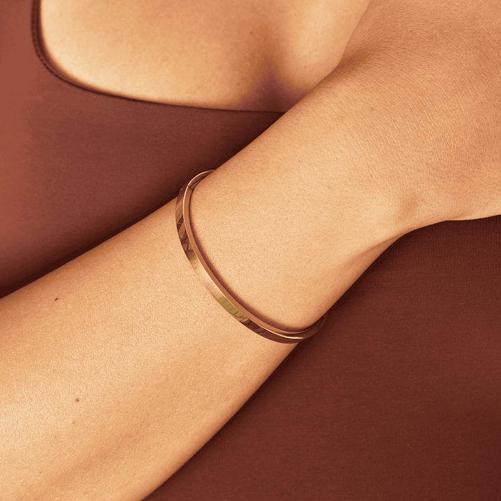 Timeless Shine Bangle