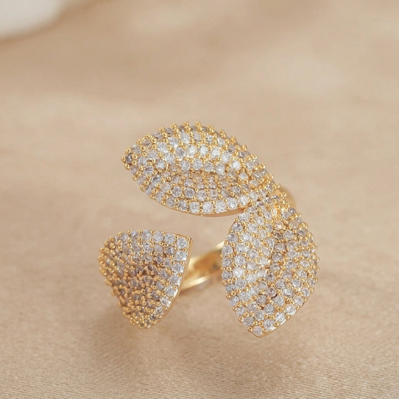 Luxe Clover Zirconia Ring