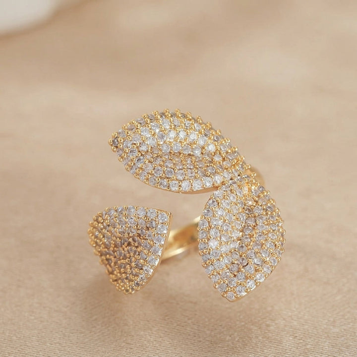 Luxe Clover Zirconia Ring