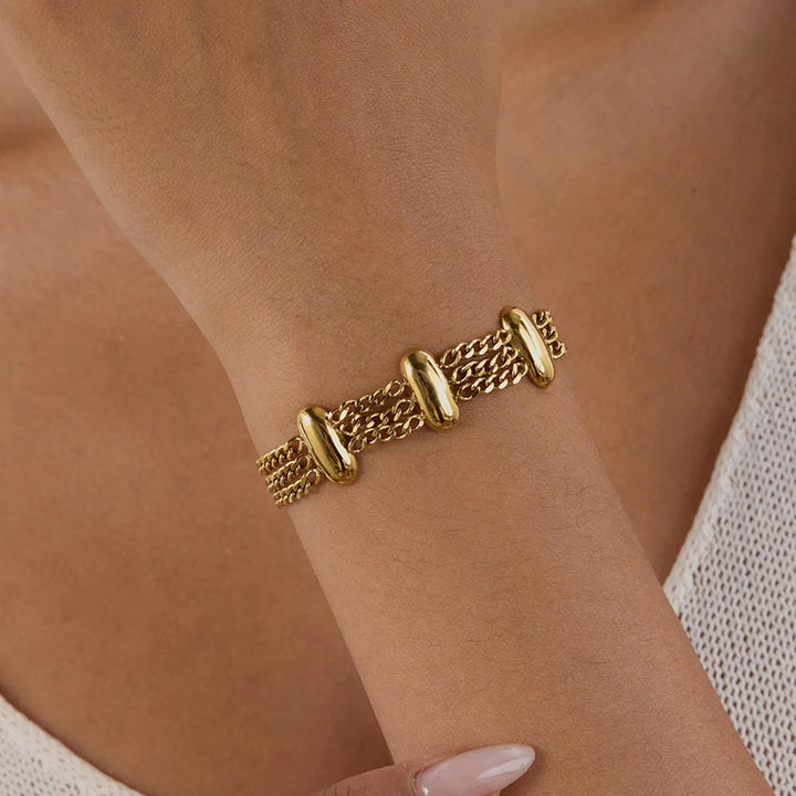 Elegant Layered Gold Chain Bracelet