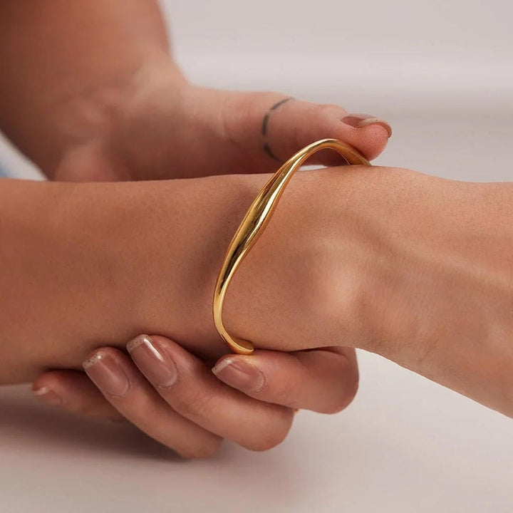 Timeless Luxe Spiral Gold Bangle