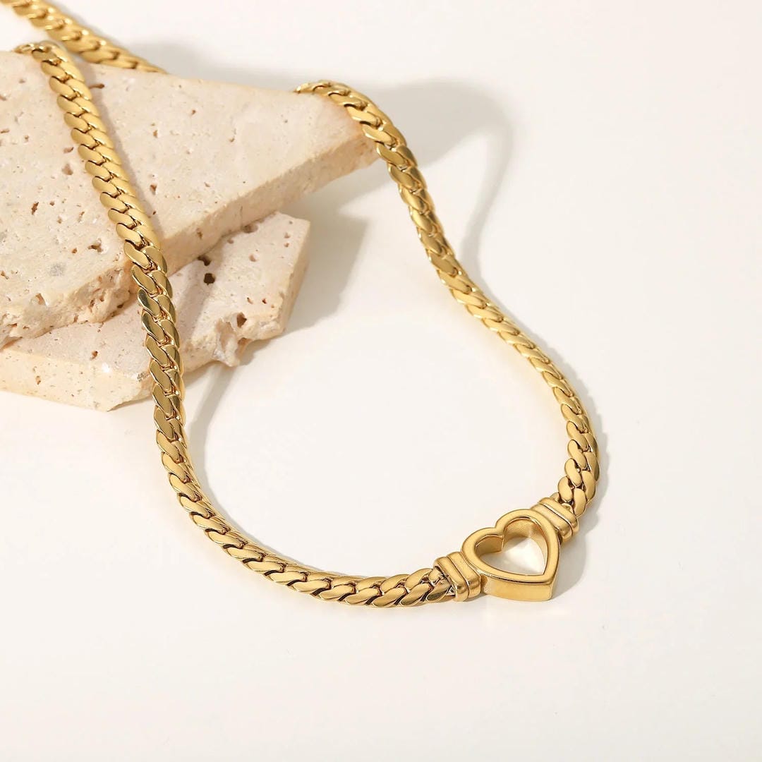 Elegant Hollow Heart Gold Choker