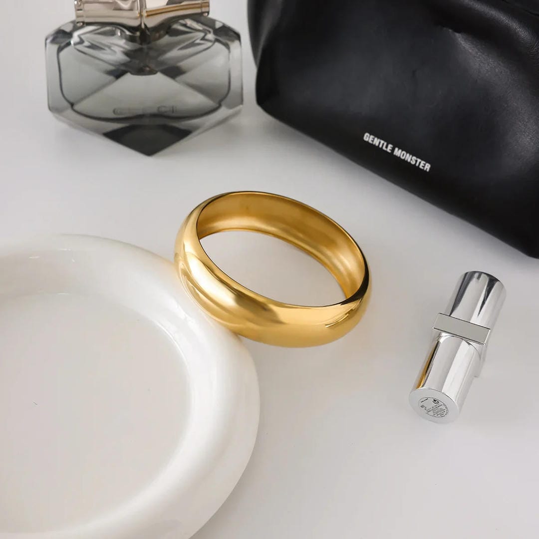 Timeless Smooth Gold Bangle