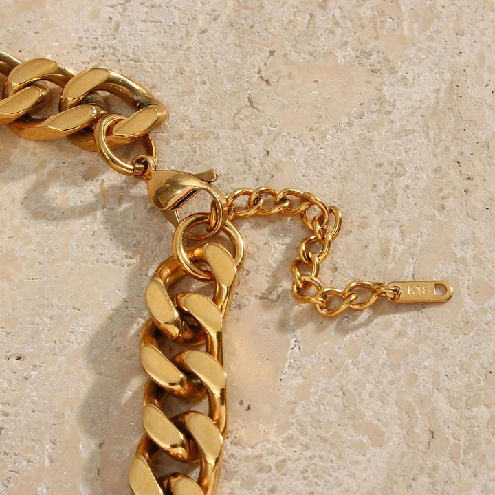 Ethereal Bold Chain Necklace Design