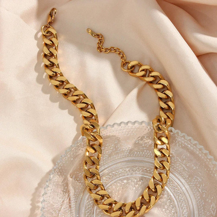 Ethereal Bold Chain Necklace Design