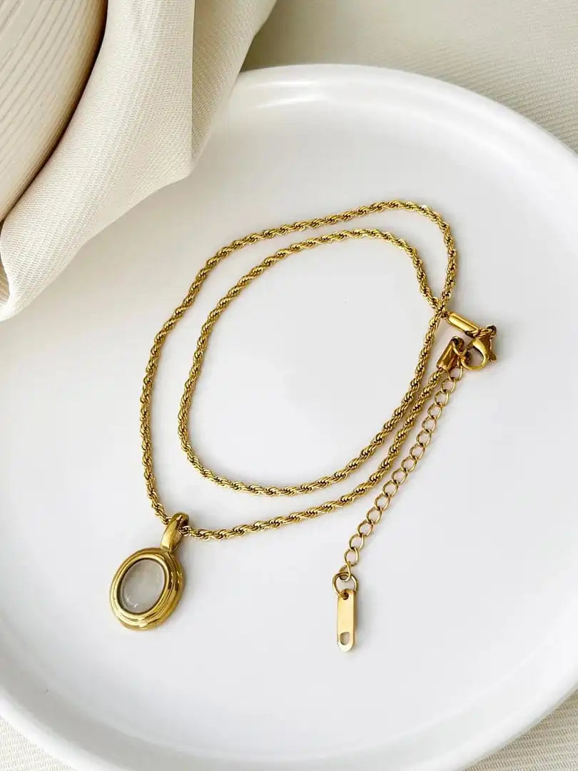 Golden Chain with Black and White Stones