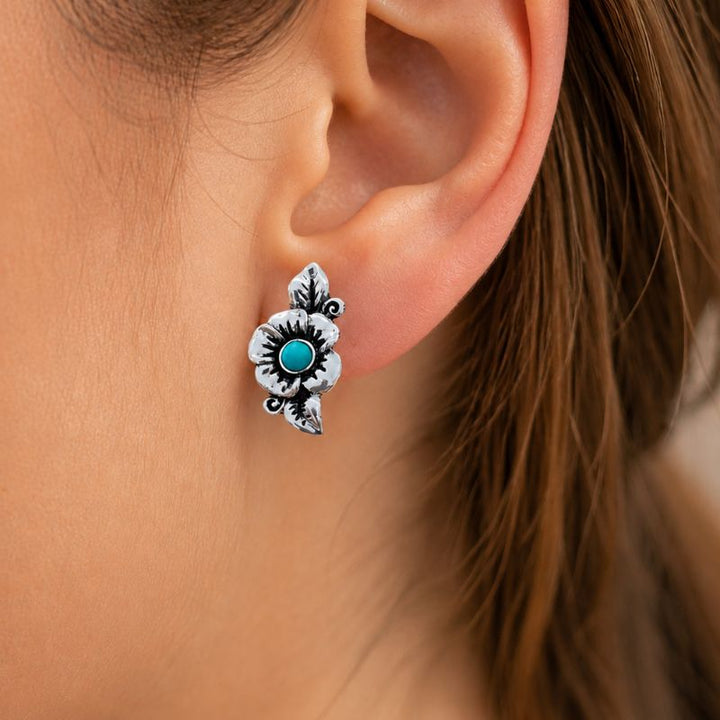 Lustrous Turquoise Flower Earrings