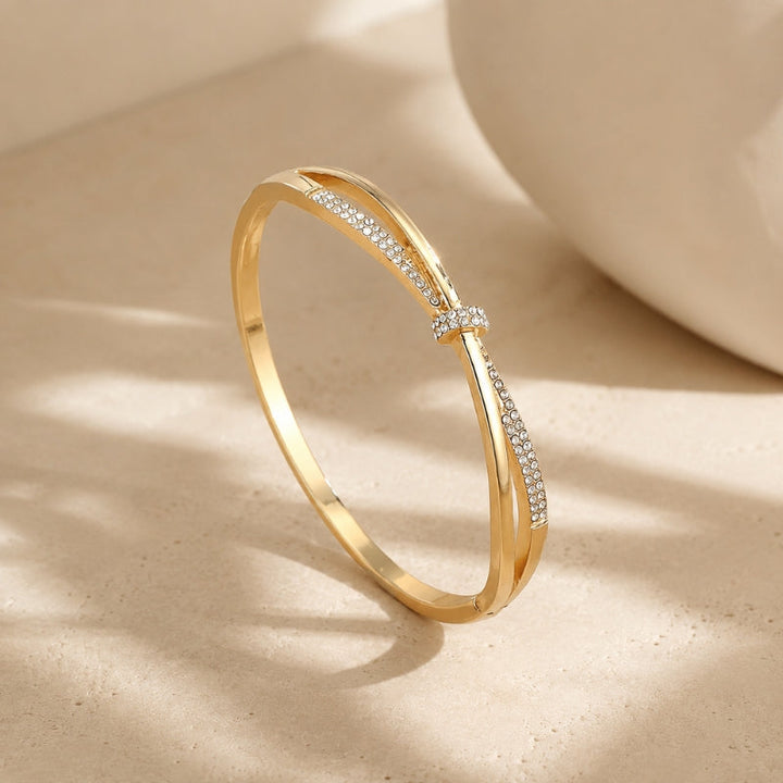 Prestigious Minimalist Knot Bracelet