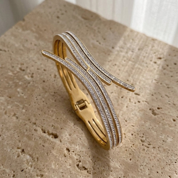 Lustrous Classic Zircon Bracelet