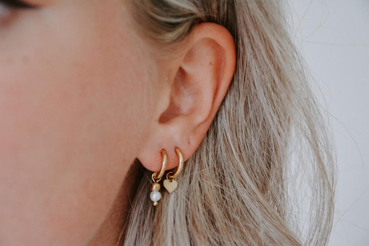 Veerle Stunning Pearl White Earrings