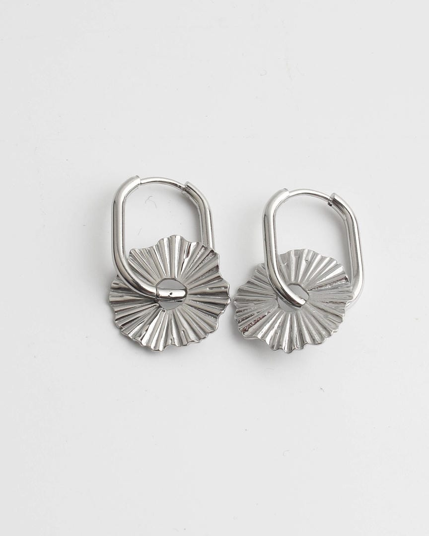 Toned Scalloped Hoop Earrings