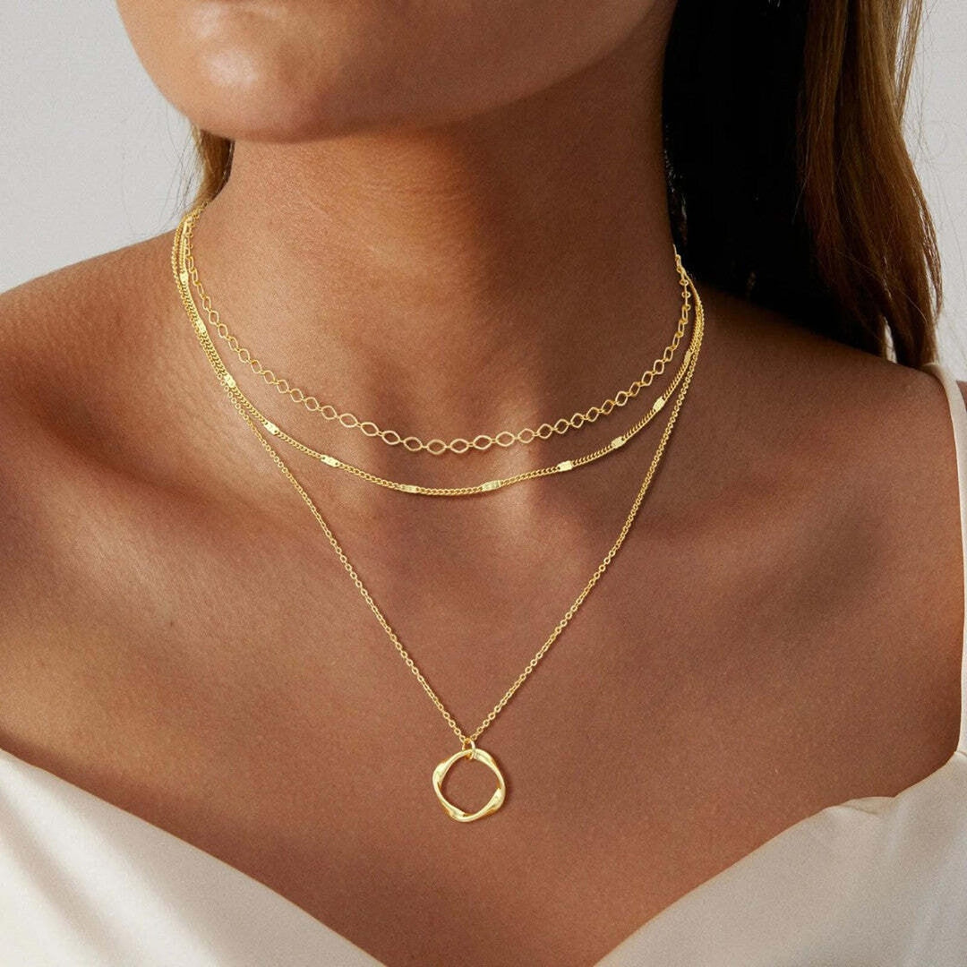 Classic Golden Layers Pendant Necklace