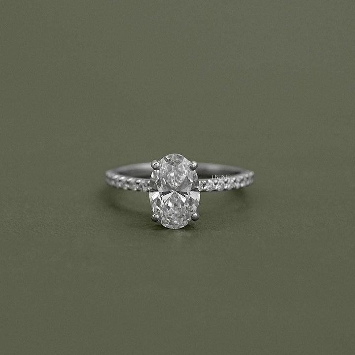 Elegant Oval-Cut Ring