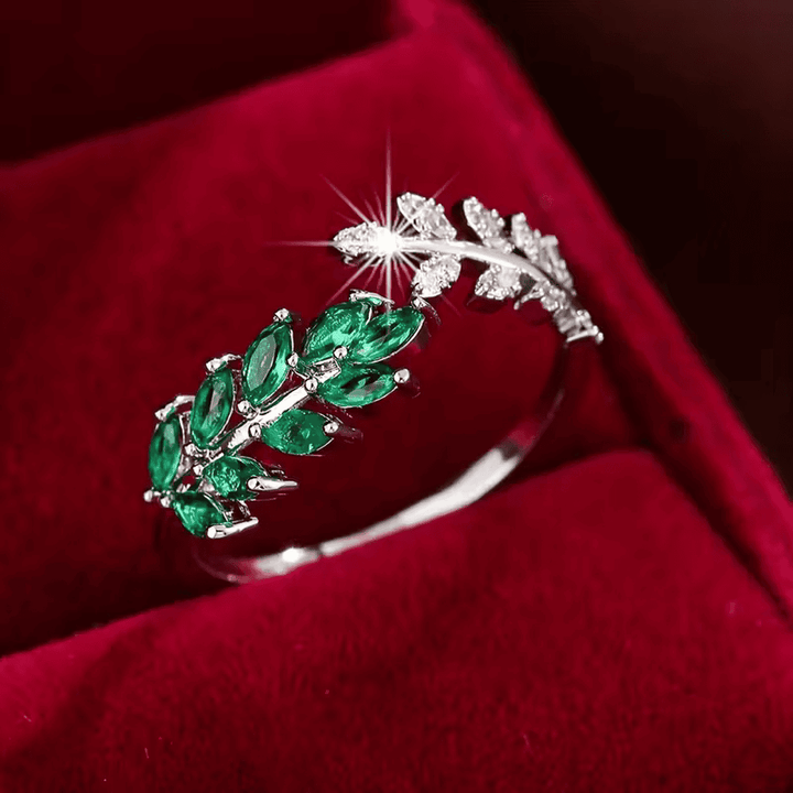 Elegant Verdant Laurel Leaf Ring