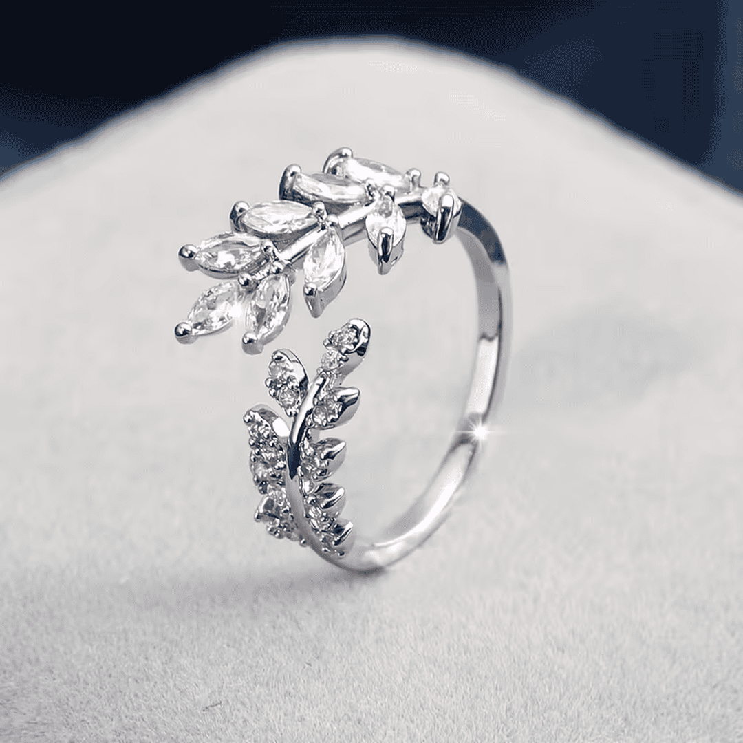 Elegant Verdant Laurel Leaf Ring