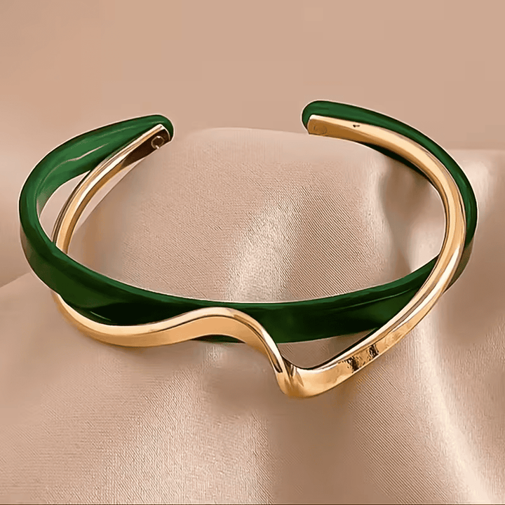 Elegant Emerald Green Wave Bracelet