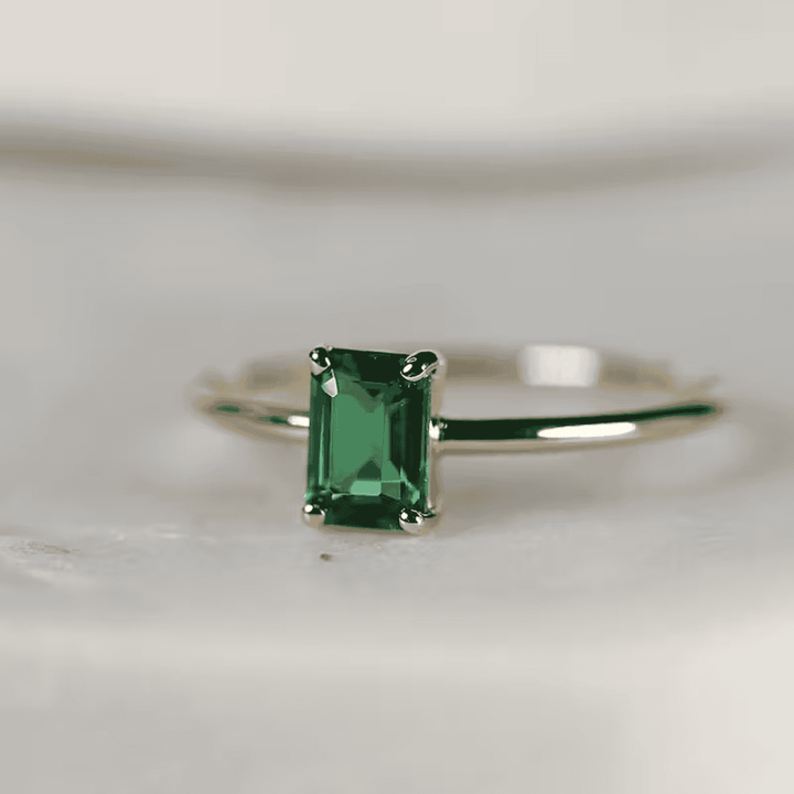 Elegant Muse Emerald Ring