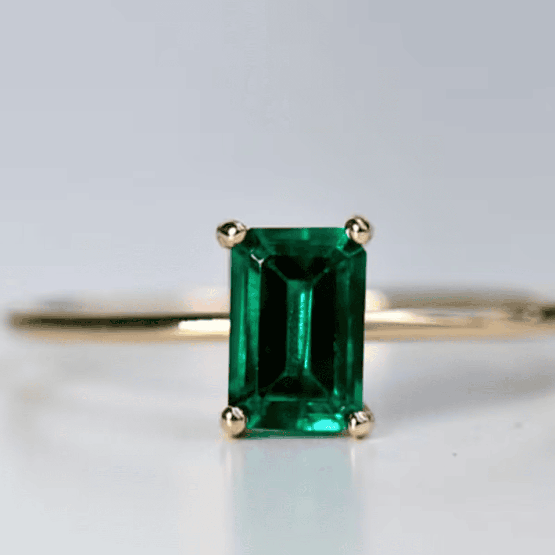 Elegant Muse Emerald Ring