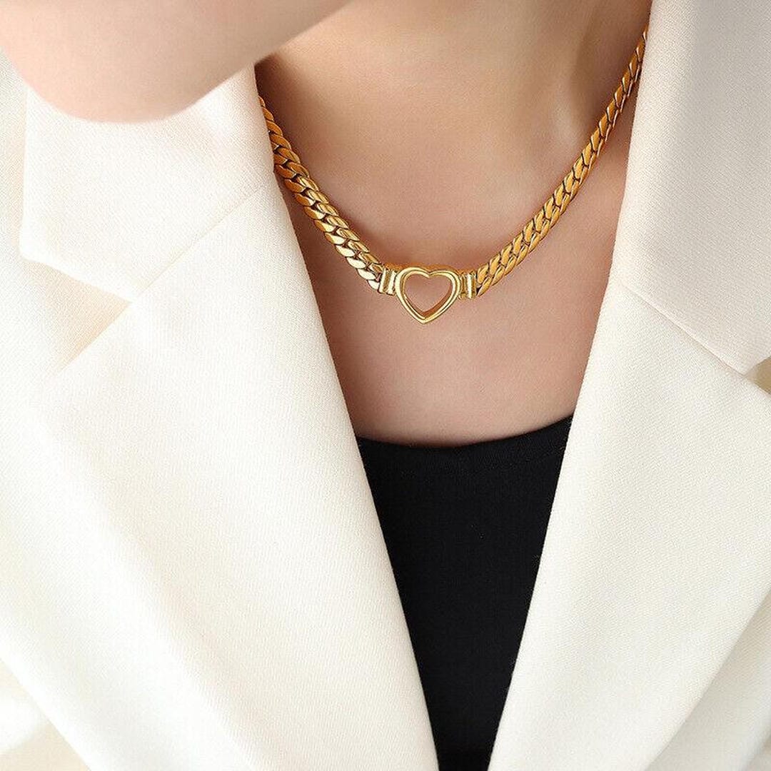 Elegant Hollow Heart Gold Choker