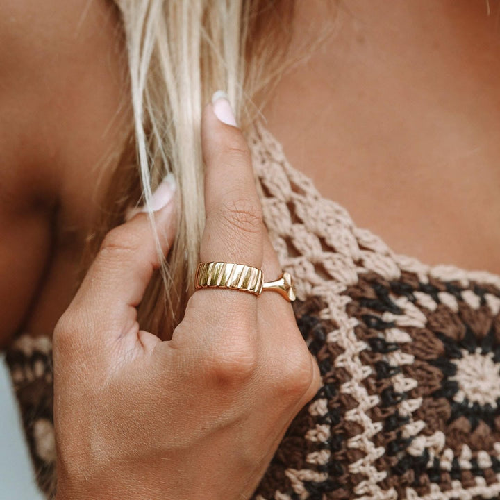 Gleam Bold Statement Ring