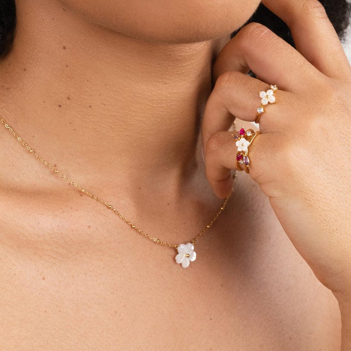 Greatness Bloom Flower Pendant Necklace